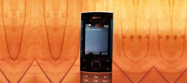 诺基亚800手机（领略新老融合的设计魅力）