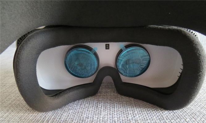 小米VR眼镜299元的使用体验与评价（一款性价比较高的入门级VR设备，299元的价格令人惊喜）