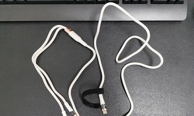 以洛克充电头的性能与优势（解析以洛克充电头的快速充电、稳定性和兼容性特点）
