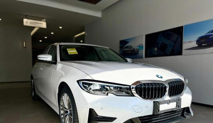 BMW320i（豪华驾驶感受与卓越性能的完美结合）