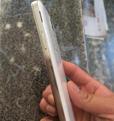 i9500三星手机的功能与性能评测（全面解析i9500三星手机的特色功能与卓越性能）